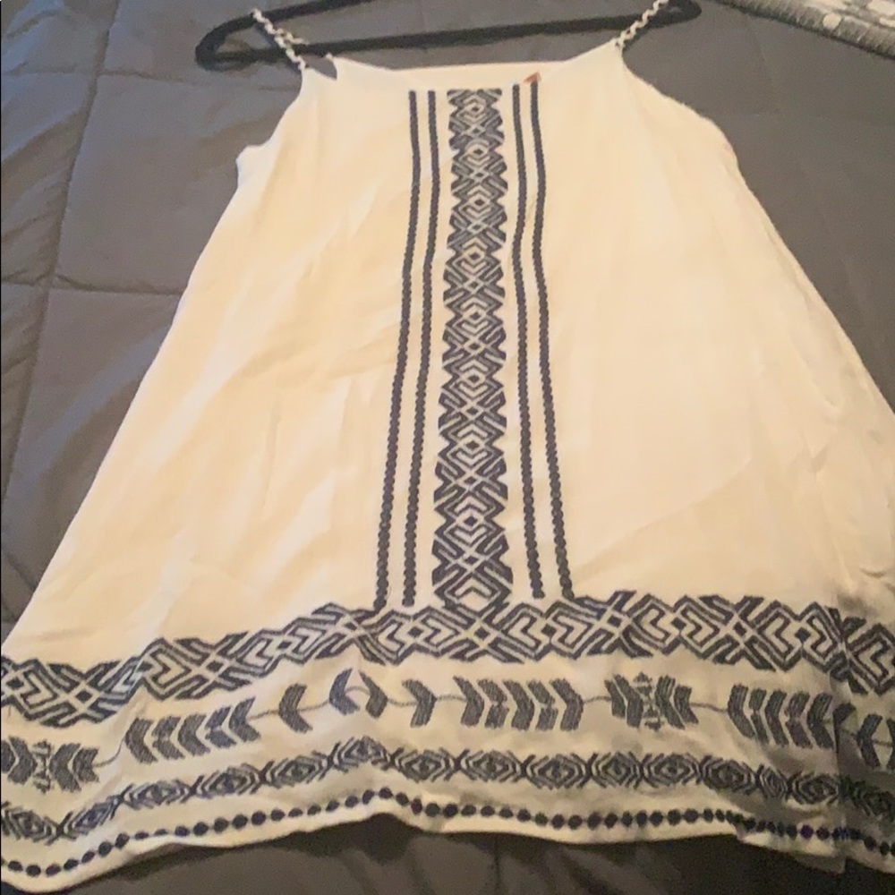 Dress skies are blue. Stitch fix medium.